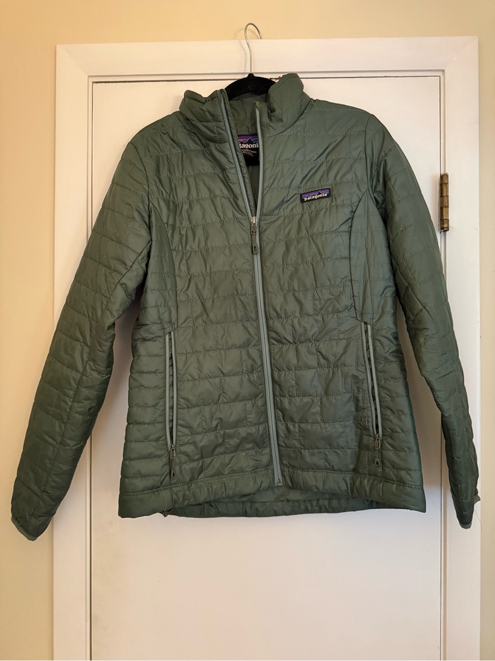 Patagonia Quilted Lightweight Puffer Jacket in Sage Green